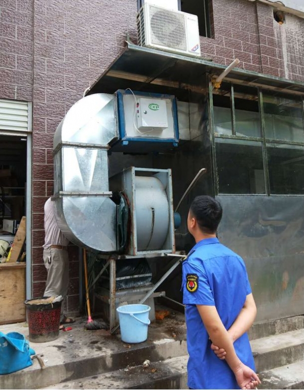 湘潭經開區:餐飲業油煙凈化整治見成效