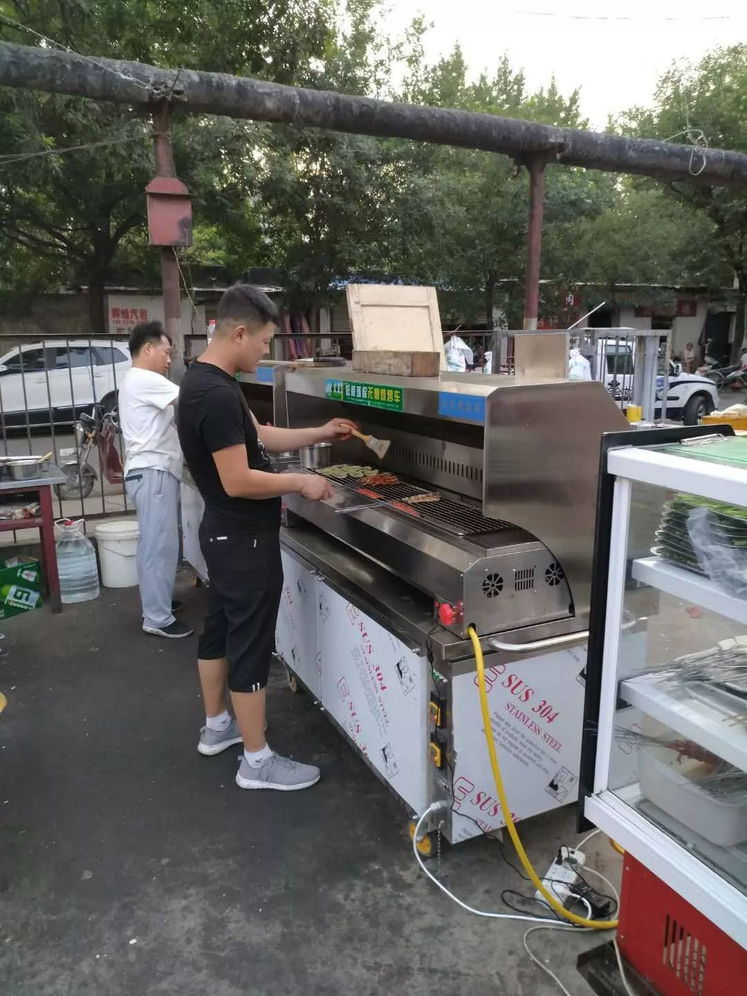 興平綜合執法夜市燒烤油煙污染治理