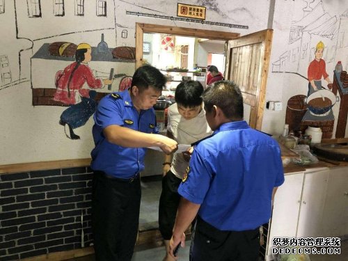 南苑執法大隊對轄區餐飲油煙污染治理開展“回頭看”行動