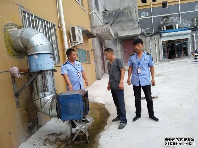 石龍區食藥監局開展油煙污染排查整治工作
