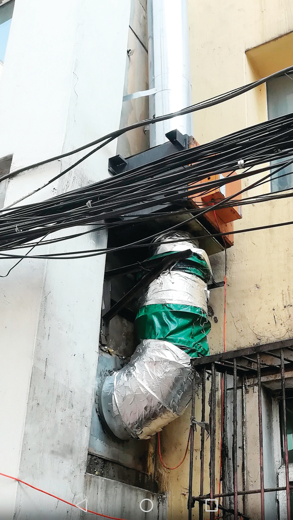 江城市城市管理執法第二支隊治理飯店油煙擾民
