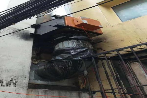 吉林市城管局對油煙凈化器衛生和使用情況開展走訪排查