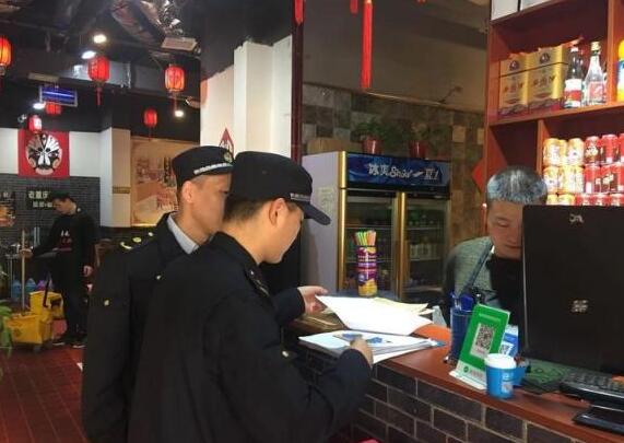 灞橋區直屬二中隊加強轄區原煤禁燒、餐飲油煙凈化檢查工作