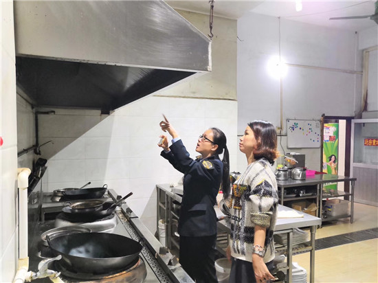 賀州市開展餐飲經營單位油煙治理百日攻堅行動