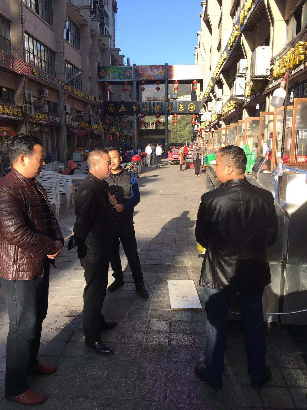 紫陽縣城管執法大隊加大城區餐飲業油煙污染整治力度