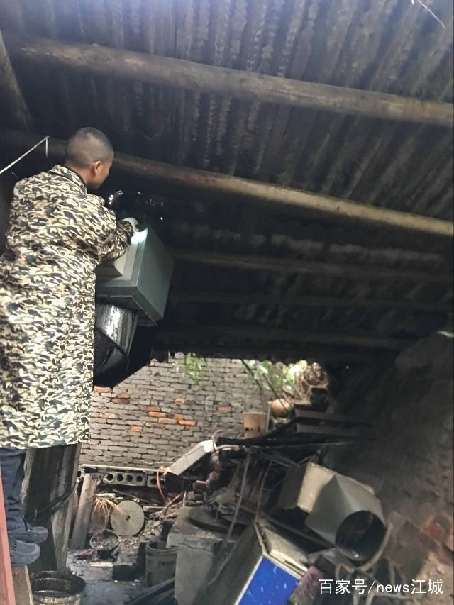 江夏城管全面開展油煙噪聲整治行動