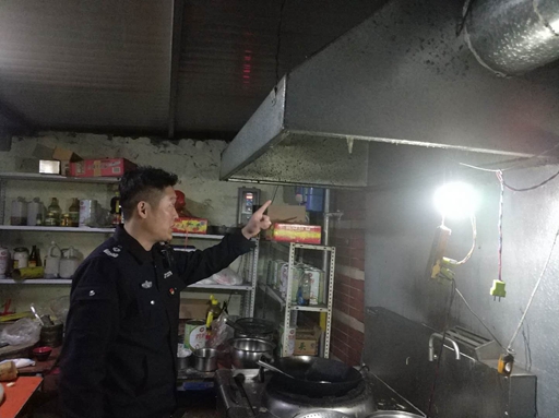 泗水縣城管局開展餐飲商戶油煙凈化器使用及清洗的專項治理工作