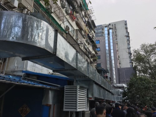 南京市玄武區后宰門街28家餐飲店油煙實現高空排放