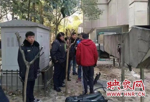 鄭州經開區明湖辦事處檢查企事業單位后廚油煙排放情況