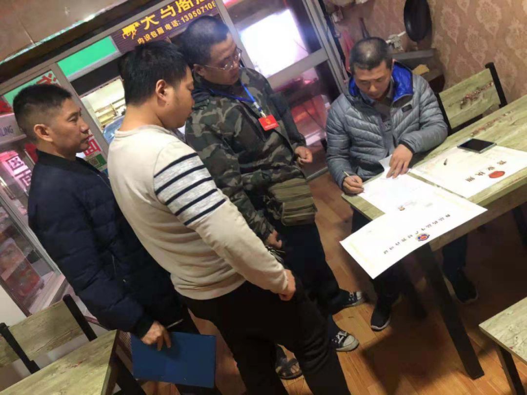 城廂區環保局聯合三個街道辦事處開展油煙污染整治