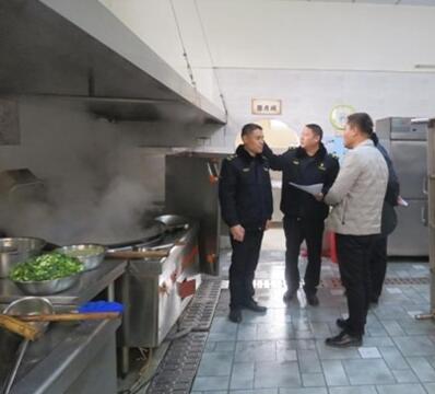 通許縣城市管理執法大隊開展油煙凈化設施安裝使用情況檢查