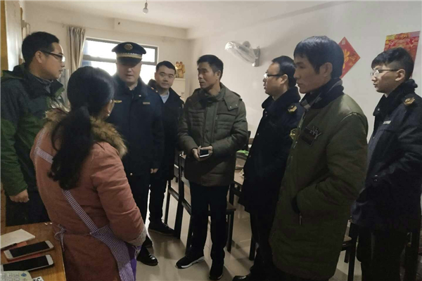 五里牌街道開展餐飲業油煙污染專項整治行動