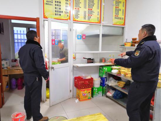 瑯管委執法局開展日常化餐飲油煙排查工作
