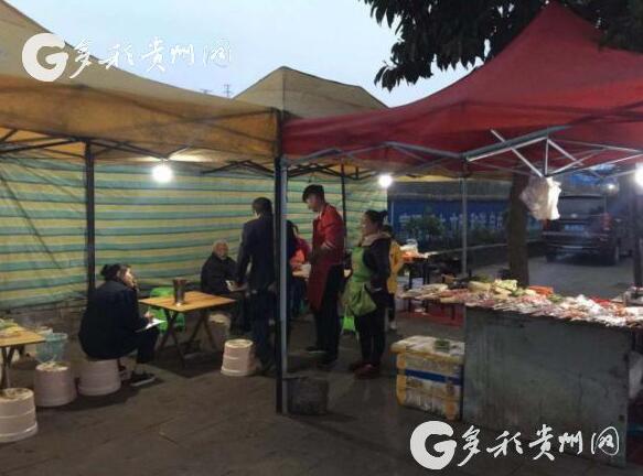 興義市綜合行政執法局下五屯分局開展餐飲油煙排放設施排查