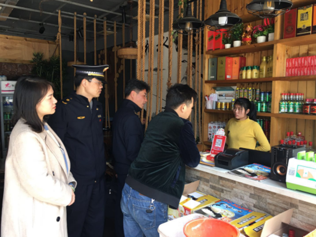 天心區新開鋪街道豹子嶺社區聯合城管督察油煙凈化器