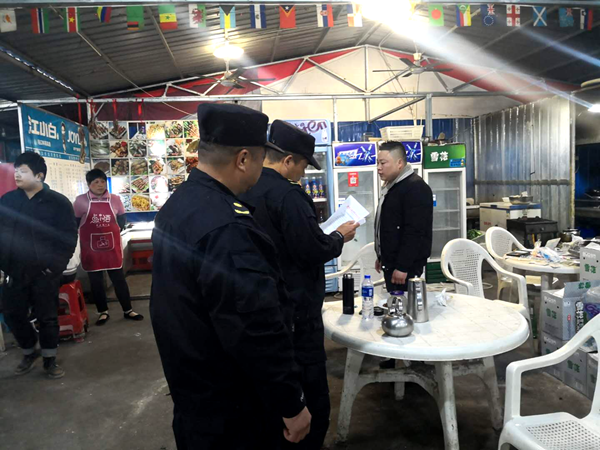 固鎮縣城市管理局開展油煙污染專項整治行動