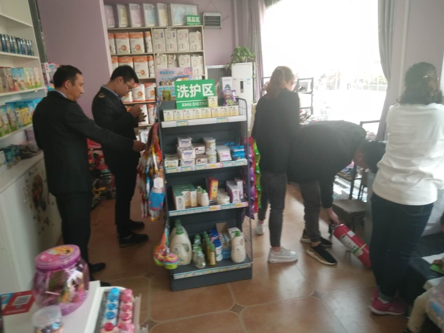 工業路街道辦事處多部門聯合開展油煙和消防安全專項整治活動