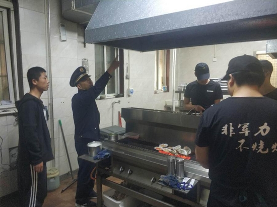 鄭州高新區石佛辦開展餐飲油煙凈化設施檢查