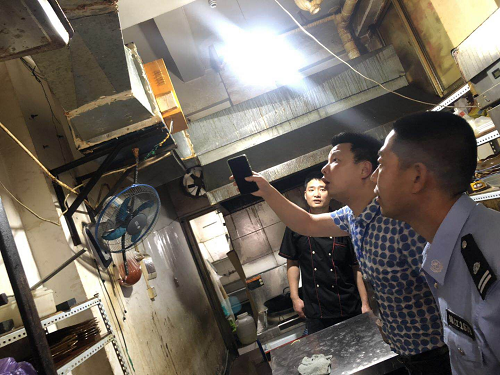 成都市錦江區成龍路街道開展油煙專項清理整治行動