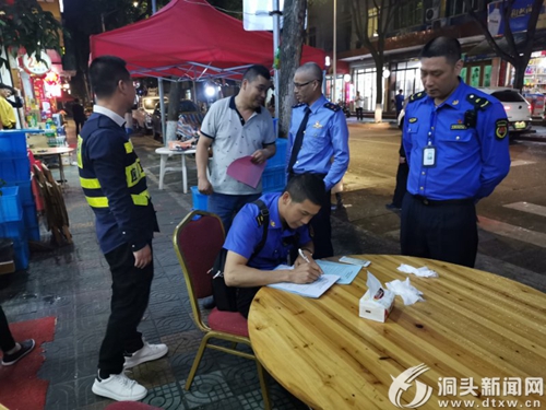 洞頭區多部門聯合開展露天燒烤亂象整治規范專項行動