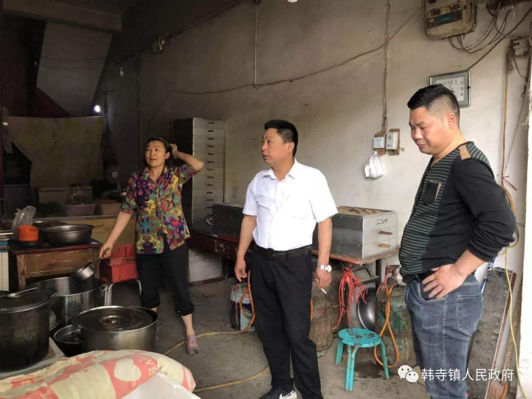 韓寺鎮開展回頭看散煤治理以及油煙凈化裝置整治行動