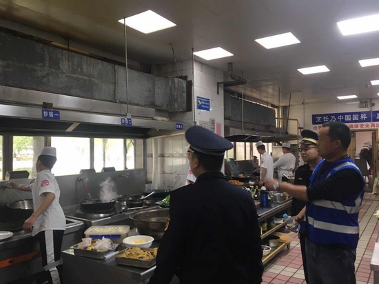 鄭州高新區楓楊辦事處開展工地食堂油煙凈化專項整治行動