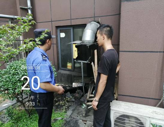青陽縣執法局多舉措開展餐飲油煙整治工作