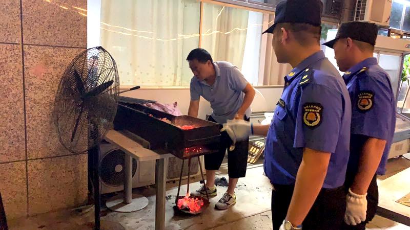 固鎮縣城市管理局開展餐飲油煙污染專項整治行動