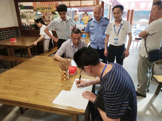 渠縣綜合行政執法局開展餐飲油煙排放專項整治行動