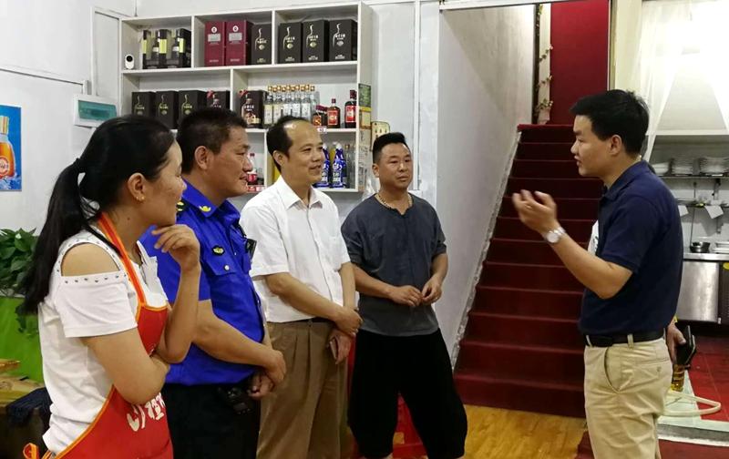 固鎮縣副縣長王敬檢查指導城區餐飲油煙整治工作