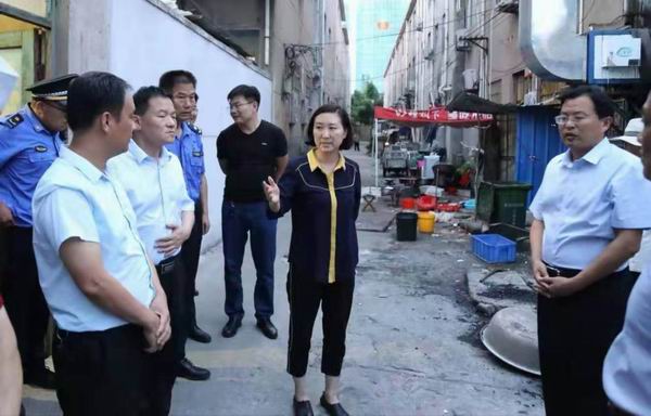 臨沂市城管局局長帶隊督導河東餐飲油煙污染治理工作