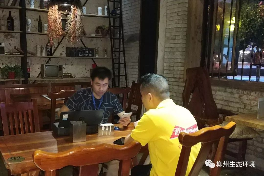 柳州城中生態環境局查處兩起油煙擾民案件