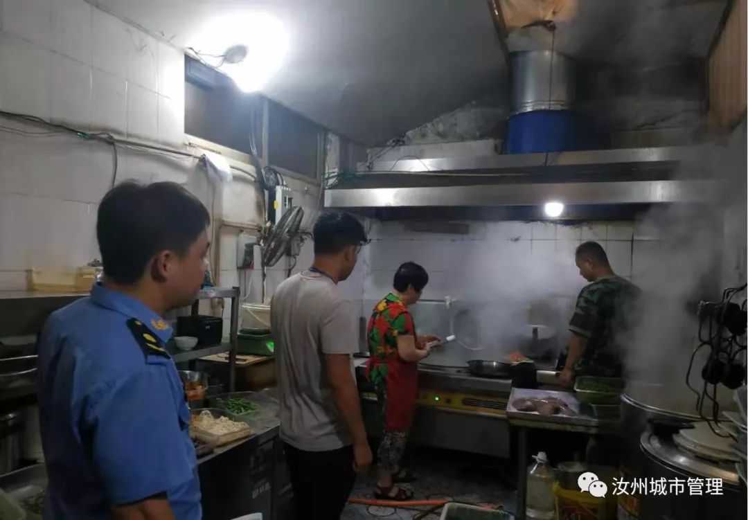 汝州市城市管理局多措并舉開展餐飲業油煙污染治理工作