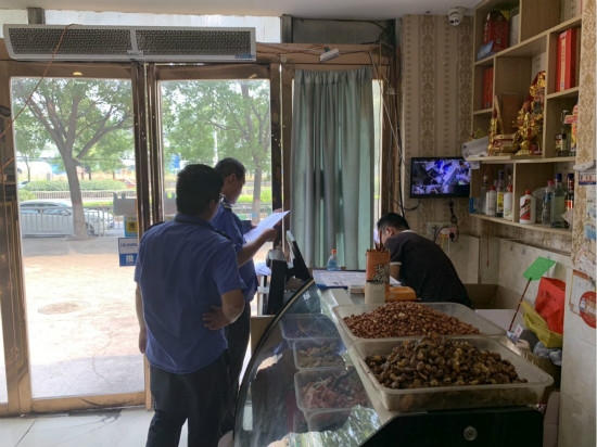 梧桐辦事處開展餐飲門店油煙專項整治行動