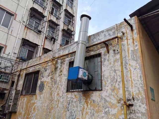 奎文街區域管委會開展餐飲業油煙污染治理活動