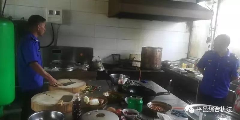 武臺鎮多部門聯動開展餐廚油煙污染專項整治行動