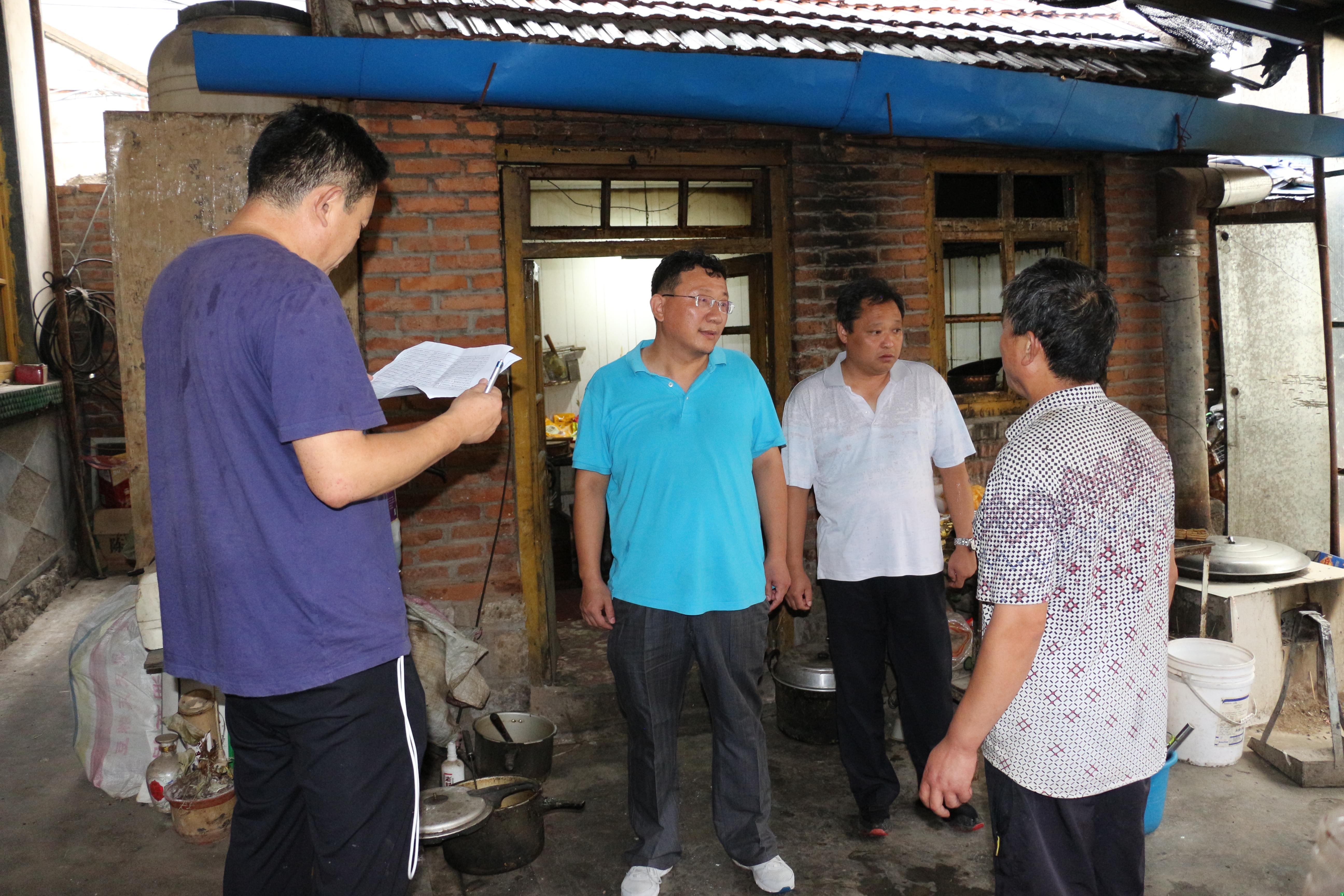 高橋鎮多措并舉開展餐飲油煙整治行動