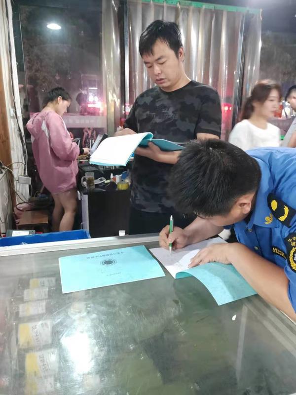 洛龍區開元路辦事處開展餐飲業油煙治理工作專項治理