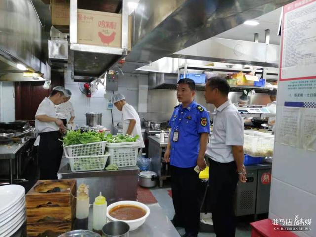 正陽縣城管局對轄區燒烤經營店實施拉網式治理