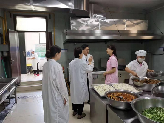 鄭州高新區楓楊辦開展學校食堂油煙凈化專項整治行動