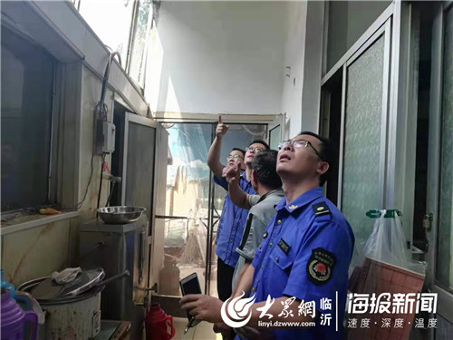 平邑城管強力推進餐飲油煙污染防治攻堅戰