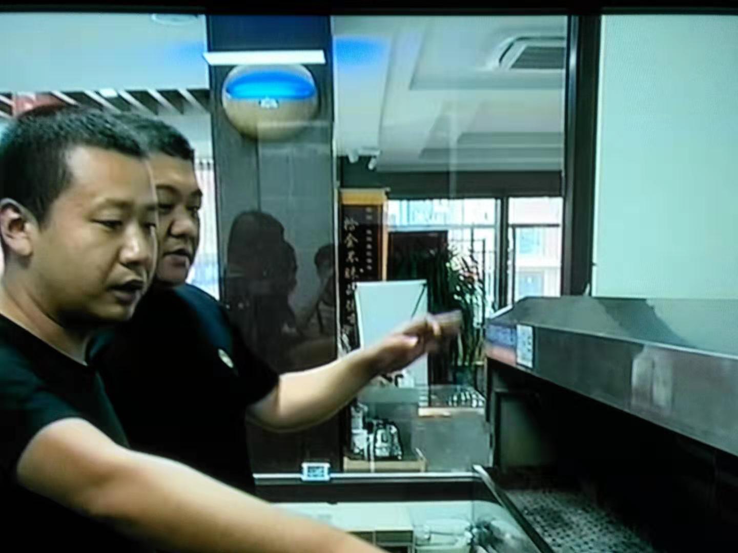 葫蘆島市城管開展餐飲油煙排查治理行動