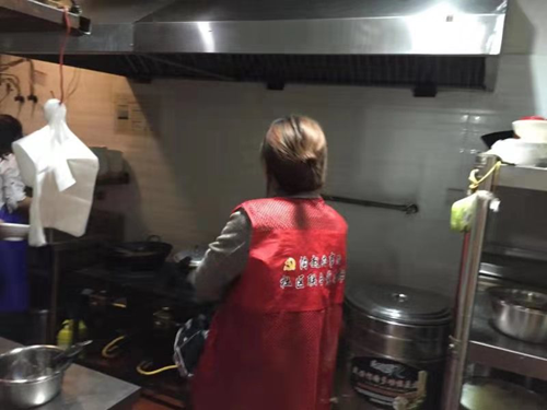 鄭州高新區溝趙辦事處開展餐飲油煙整治工作