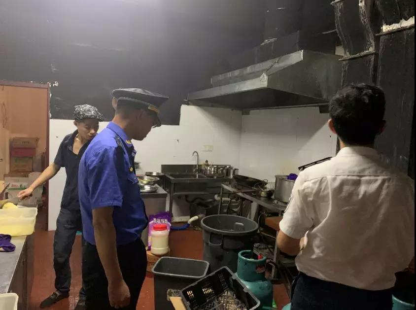 九里亭街道多措并舉開展餐飲業專項整治工作