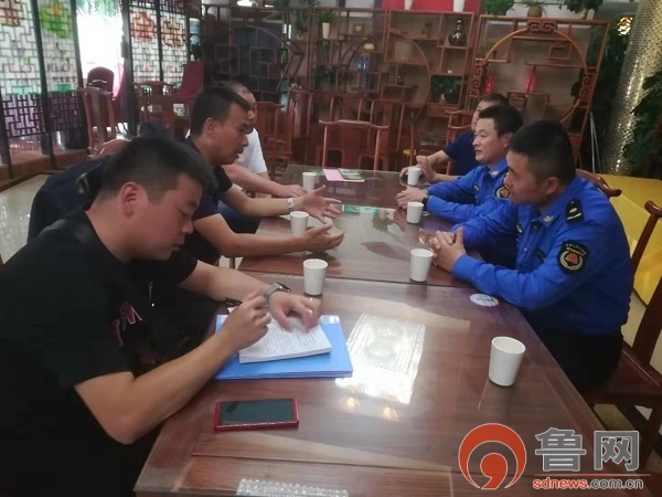 松滋市城市管理局到市蘭山區參觀學習餐飲油煙治理工作