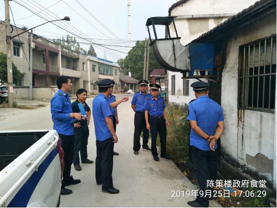 黃州區城管執法局開展油煙治理“回頭看”工作