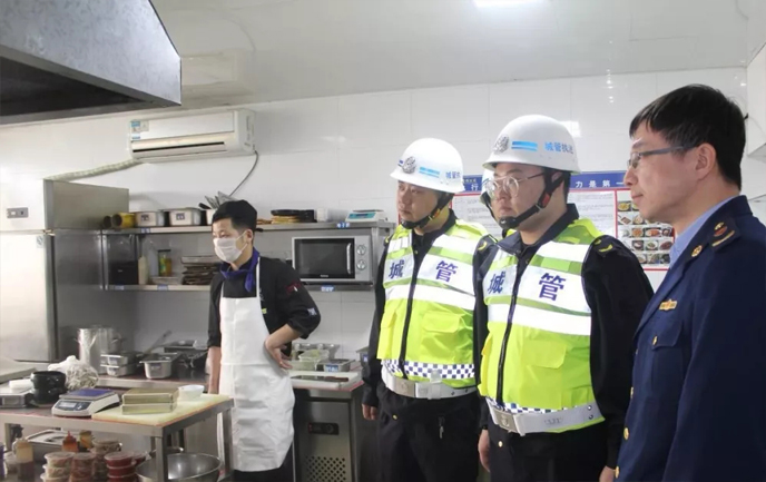 昆區城市管理綜合執法局進一步細化餐館廚房油煙治理