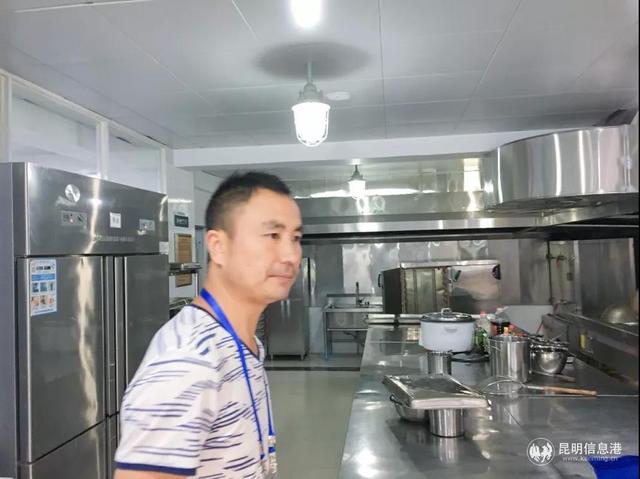 昆明經開區各街道積極開展垃圾分類和餐飲油煙治理工作