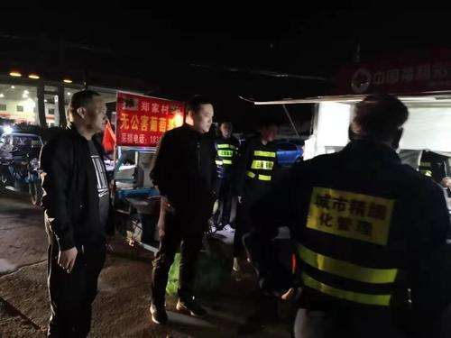 航空港區三官廟辦事處組織人員夜查轄區餐飲商戶