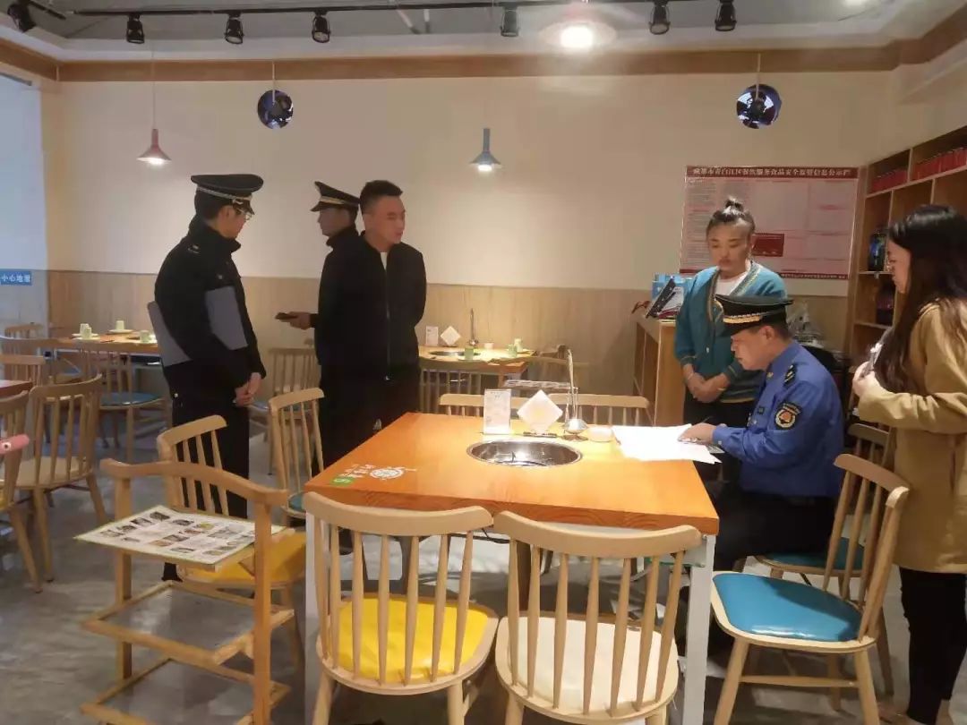 青白江區綜合執法局開展油煙專項治理行動